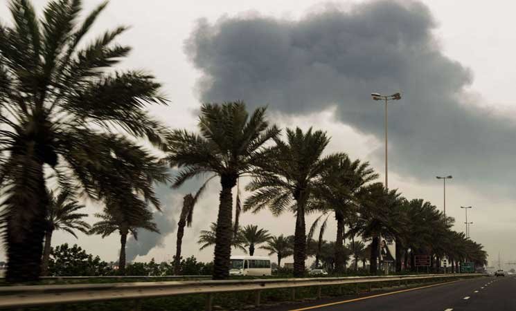 السعودية والإمارات والكويت تتصدى لصواريخ ومسيّرات إيرانية