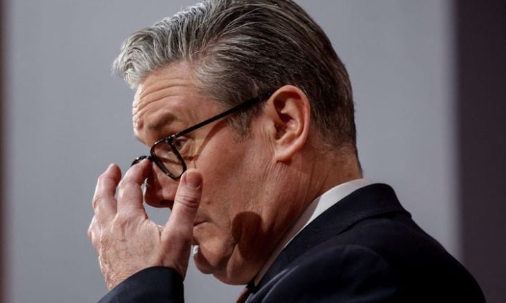 رئيس وزراء بريطانيا يعقد اجتماعا طارئا لبحث الاقتصاد مع تزايد مخاطر حرب إيران