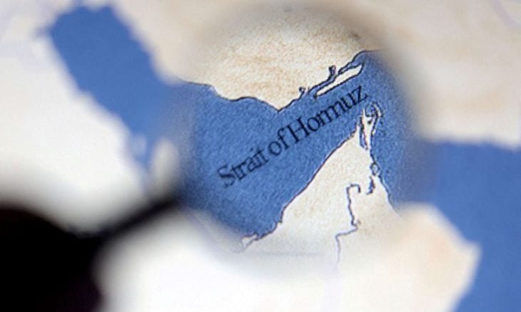 طهران مستعدة للسماح للسفن اليابانية بالمرور عبر مضيق هرمز